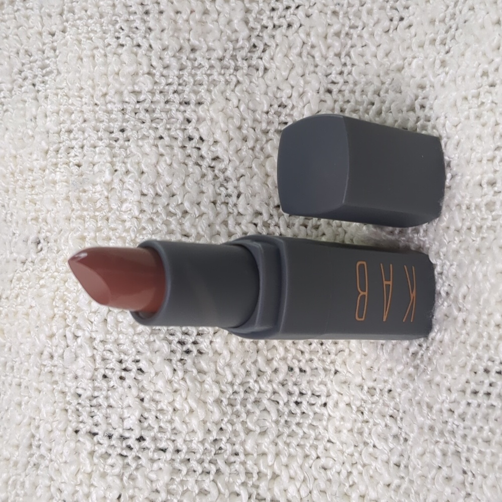 KAB Cosmetics Cream Lipstick in Chocolate Chip Pudding, 3.5g/0.12oz - Picture 5 of 9